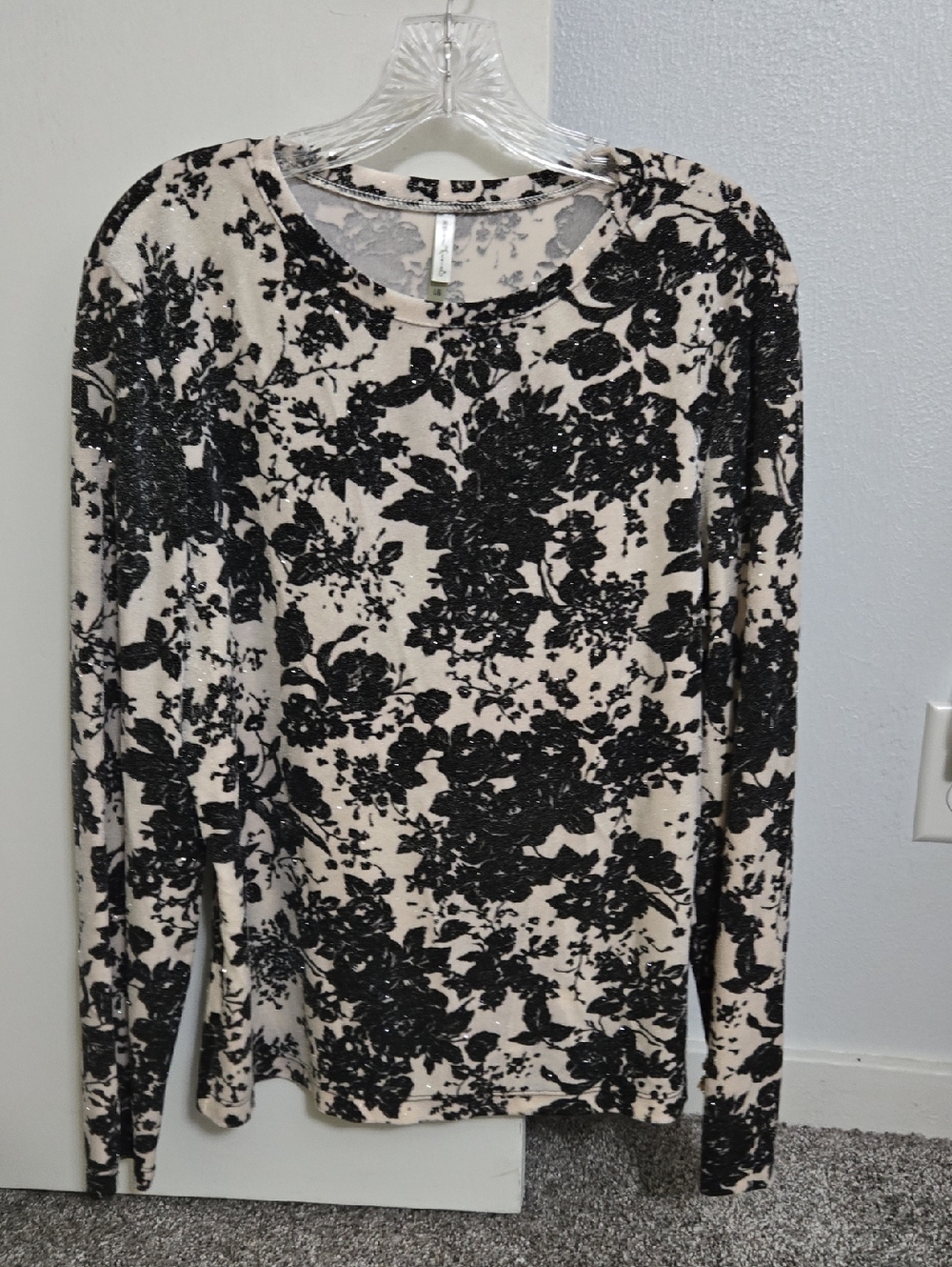 Women's Cream and Black Floral Velour Long-Sleeve Top